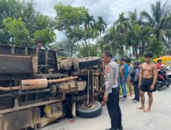 Diduga Rem Blong, Sebuah Truk Tabrak Tiga Pemotor di Kubu Raya