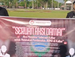 Puluhan Massa Gelar Aksi Damai, Desak Gubernur Kalbar Benahi Bank Kalbar