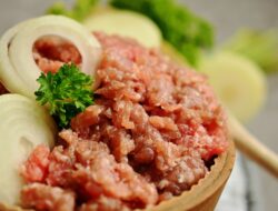 Ini Manfaat Mengonsumsi Daging Kornet, Diantaranya Menjaga Kesehatan Kelenjar Tiroid