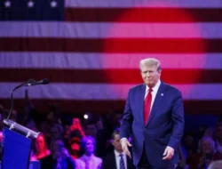 Trump Ancam Tarif 100 Persen Jika Negara-negara BRICS Tinggalkan Dolar AS