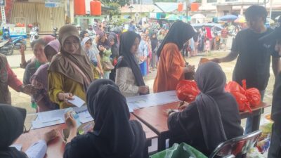 Disperindagkop Provinsi Kalbar Gelar Operasi Pasar Murah di Sanggau
