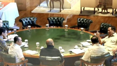 Presiden Prabowo Pimpin Rapat Strategi Ekonomi di Hambalang Jelang Kunjungan ke Amerika Serikat